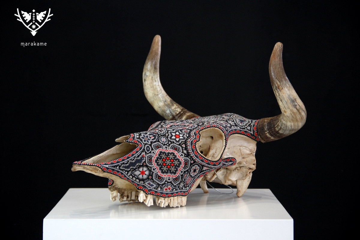 Cráneo de vaca Arte Huichol - Pariya - Arte Huichol - Marakame