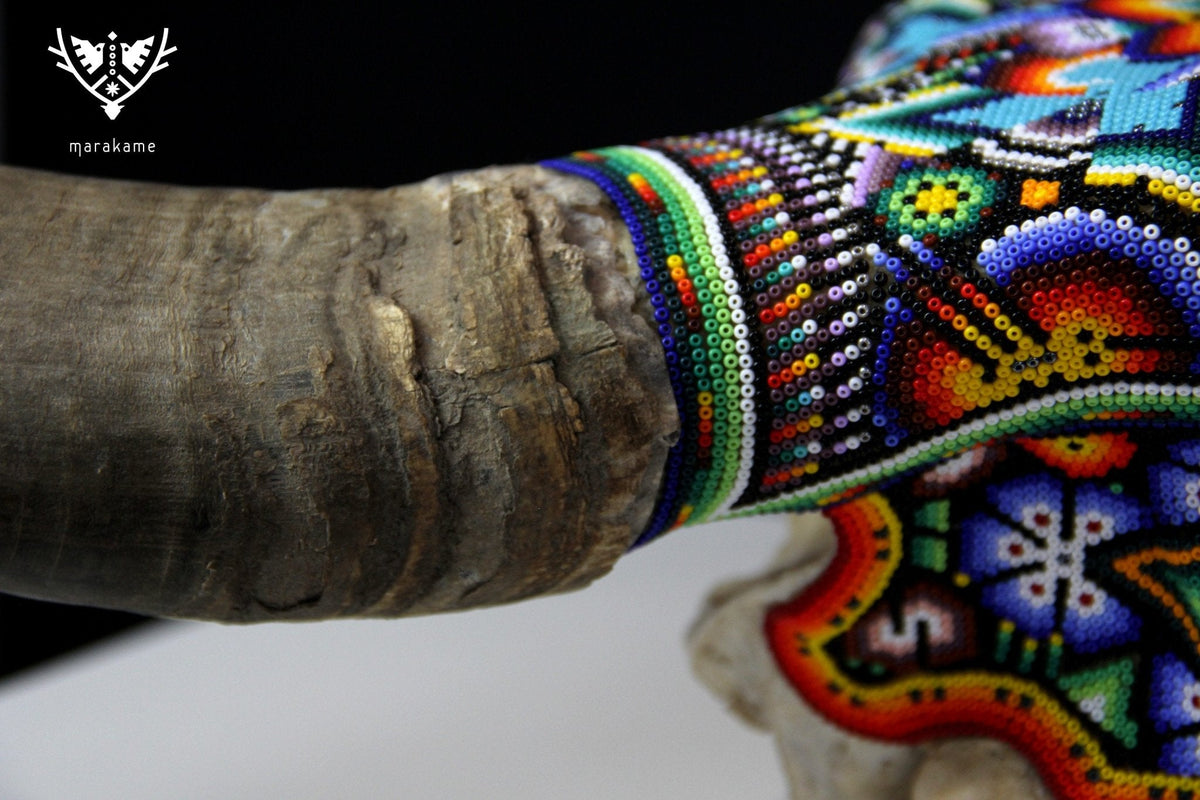 Cráneo de vaca Arte Huichol - Tatsíu - Arte Huichol - Marakame